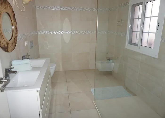 Chloe 圣米格尔德阿沃纳